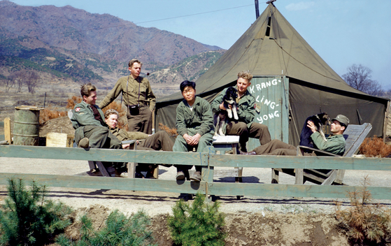 Norwegian veterans of the 1950-53 Korean War with a Korean assistant. [EMBASSY OF NORWAY IN KOREA]