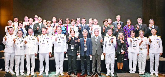 Members of the diplomatic corps, Incheon city officials and Republic of Korea Navy officers take a commemorative photo during the 73rd Incheon Landing Operations Victory Ceremony at Oakwood Premier Incheon on Friday. The event was attended by Incheon Mayor Yoo Jeong-bok, Naval Operations Adm. Lee Jong-ho and diplomats of 13 countries that took part in the Korean War including Greek Ambassador Ekaterini Loupas, South African Ambassador Zenani N. Dlamini, Philippines Ambassador Maria Theresa Dizon-De Vega, Thai Ambassador Witchu Vejjajiva, Indian Ambassador Amit Kumar, Netherlands Ambassador-designate Peter van der Vliet and Italian Ambassador-designate Emilia Gatto. 