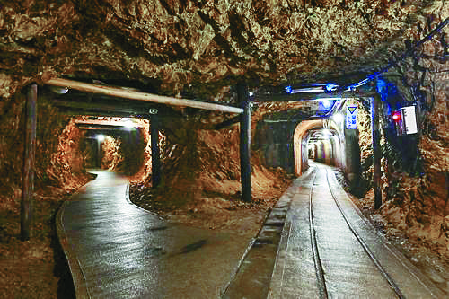 Tunnels inside the Sado mine, being pushed by Japan for listing as a Unesco World Heritage site. This file photo is dated Dec. 27, 2021. [YONHAP] 