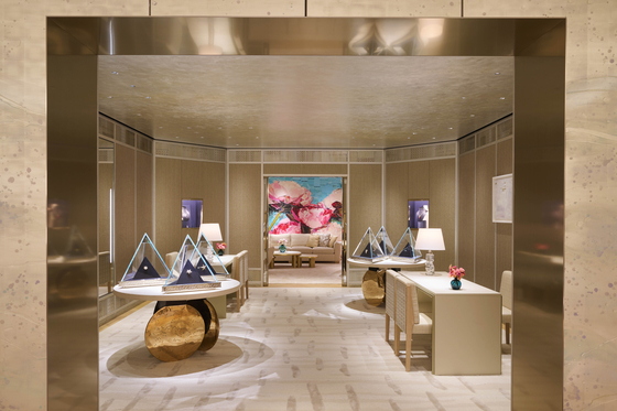 Louis Vuitton Art Fashion and Architecture, Tiffany