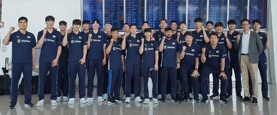 The Korean men's volleyball team poses for a photo before departing to Iran on Aug. 16 for the 2023 Asian Men's Volleyball Championship. [YONHAP] 