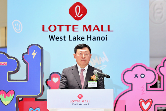 Lotte Corporate Chairman Shin Dong-bin delivers his greetings during the grand opening ceremony at Lotte Mall West Lake Hanoi in Vietnam on Friday. [LOTTE SHOPPING]