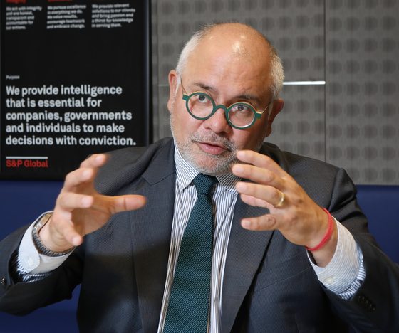 Diego P. Iribarren, economics director at S&P Global Market Intelligence, speaks during an interview with Korea JoongAng Daily at the company’s Seoul office in central Seoul on Sept. 19. [PARK SANG-MOON]