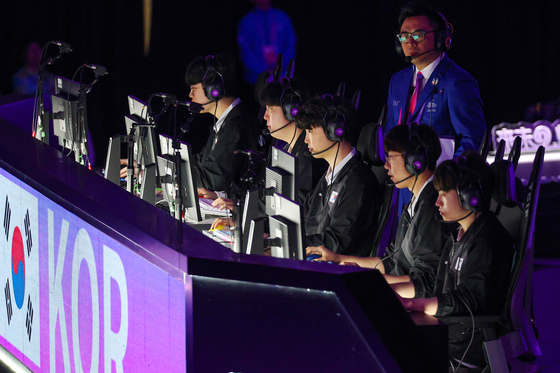 Korea defeats Chinese Taipei 2-0 in the final League of Legends round to win gold at the 19th Asian Games in Hangzhou, China on Friday. [YONHAP]