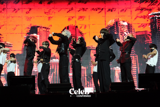 Boy band EPEX gives a performance during a pres showcase held at the Blue Square music venue in central Seoul on Wednesday before dropping its fifth EP "Prelude of Anxiety Chapter 2. 'Can We Surrender?'" [CHO YONG-JUN]