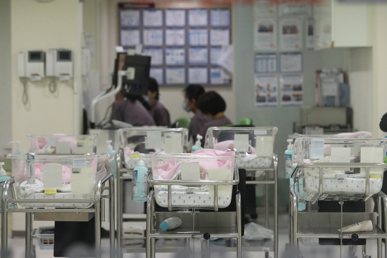  A room for newborns at a hospital in Seoul, unrelated to the story. [YONHAP]