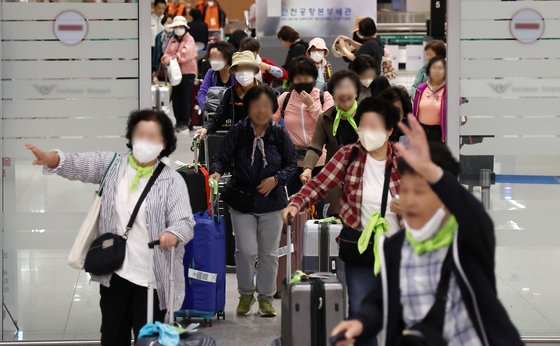 Korean nationals who visited Israel for short-term stays arrive at Incheon International Airport on Wednesday. [YONHAP] 