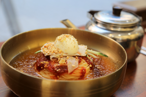 Choryang-dong in Dong District, Busan, has many restaurants serving six well-known dishes of the neighborhood, one of them being milmyeon, or cold wheat noodles. [KOREA TOURISM ORGANIZATION]