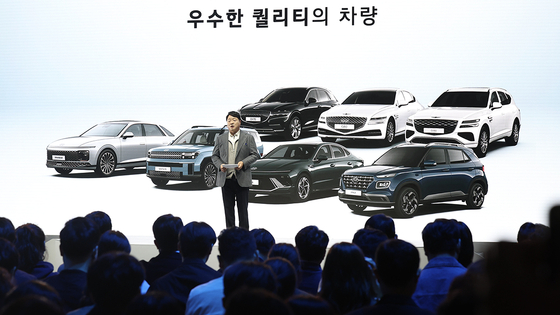 Ryoo Won-ha, executive vice president at Hyundai Motor Asia Strategic Region, introduces the Hyundai Certified service during a press event Thursday in Yangsan, South Gyeongsang. [HYUNDAI MOTOR]