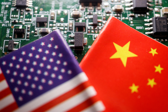 The United States and China are embroiled in rivalry in the semiconductor industry. [REUTERS]