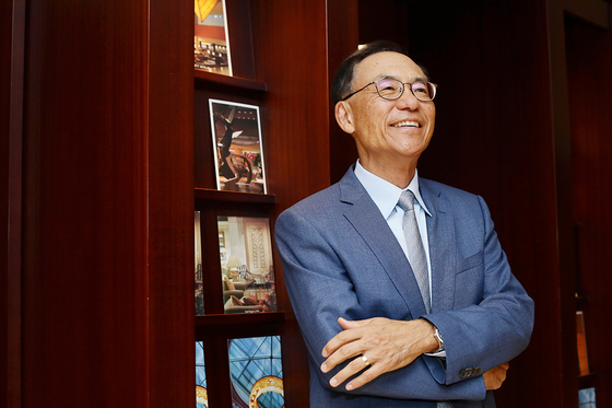 Dr. Larry Kwak, the scientific founder of PeproMene Bio and deputy director of City of Hope's comprehensive cancer center, during a press interview on Oct. 12 in central Seoul. [PEPROMENE BIO]