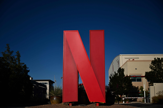 The Netflix logo is displayed at the entrance to Netflix Albuquerque Studios film and television production studio lot in Albuquerque, New Mexico, on October 13, 2023. [AFP/YONHAP]