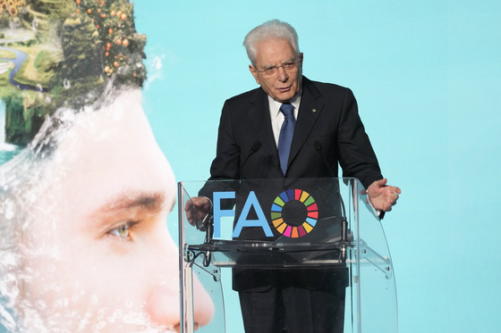 Italy's President Sergio Mattarella speaks during a 42nd World Food Day celebration at FAO headquarters to in Quebec, Canada, on Oct. 16. [AP/YONHAP]