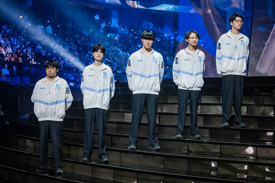 The DRX squad poses onstage at the 2022 League of Legends World Championship Finals in November 2022 in San Francisco. [RIOT GAMES]