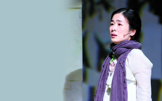 Pansori (traditional Korean narrative singing) singer Lee Ja-ram [JOONGANG ILBO] 