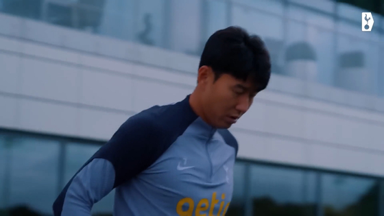 Tottenham Hotspur's Son Heung-min trains ahead of a Premier League match against Chelsea. [ONE FOOTBALL]