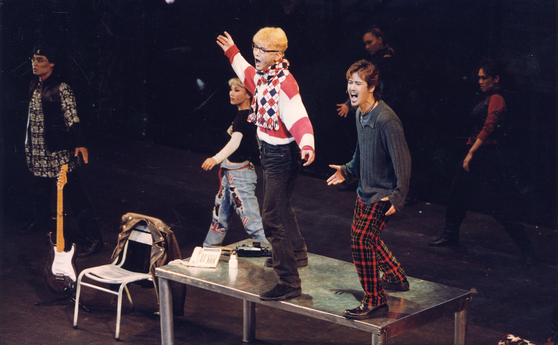 A scene from musical "Rent" that was staged in Korea in 2003 [JOONGANG PHOTO] 