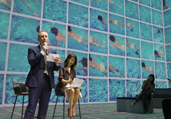 Lightroom’s CEO Richard Slaney speaks during a press conference for David Hockney's ″Bigger & Closer (not smaller & further away)″ exhibition in Korea on Oct. 30. [YONHAP]