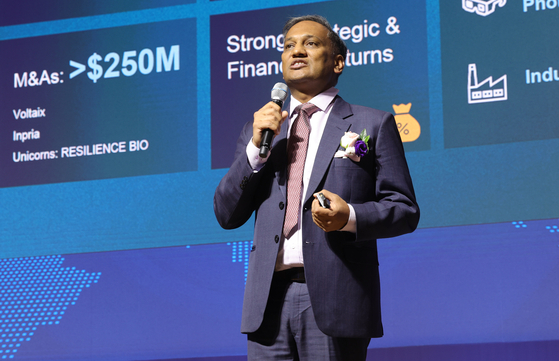Anand Kamannavar, the global head of Applied Ventures, delivers a keynote speech during the 2023 International Symposium on Korea, the Country of Innovation and Start-ups. [KANG JUNG-HYUN] 