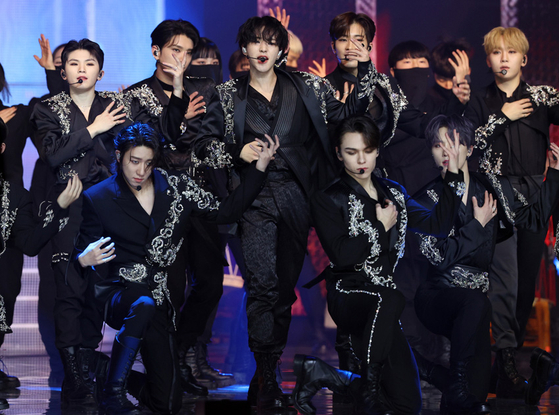 Boy band Seventeen performs for the 35th Golden Disc Awards in Goyang, Gyeonggi. [NEWS1]