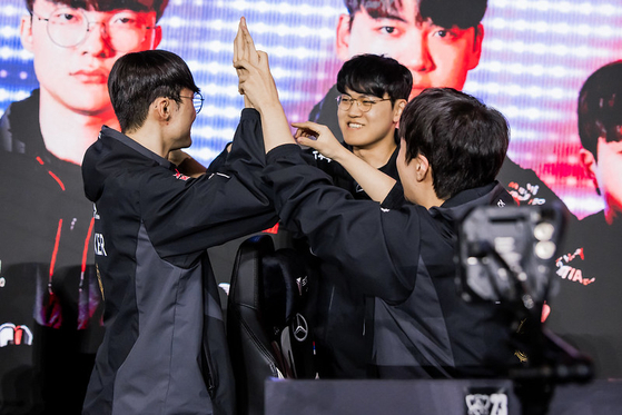 T1 will face Weibo Gaming in the League of Legends Worlds final