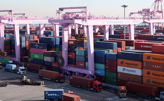 Shipping containers at Incheon New Port are pictured on Wednesday. [NEWS1]