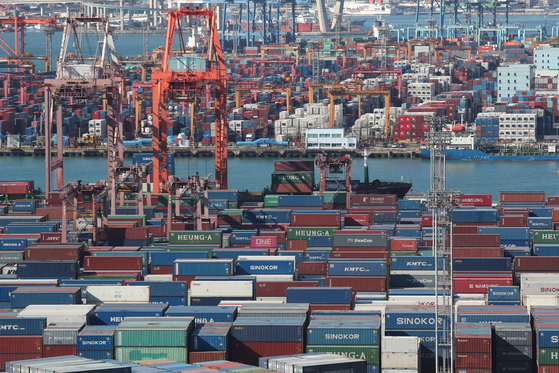 Shipping containers at Busan Port, Korea's largest port, are pictured. [NEWS1]