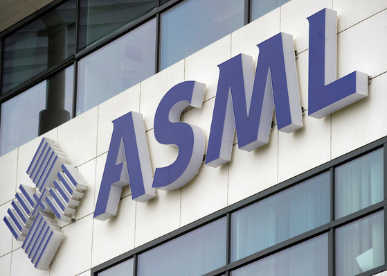 ASML's logo is seen on the day of the presentation of the 2011 fourth quarter and annual results in Veldhoven January 18, 2012. [REUTERS]