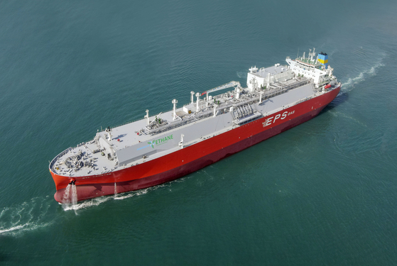 A Very Large Ethane Carrier constructed by HD Hyundai Heavy Industries, delivered in 2022 to the ship owner, sails under a sea trial. [HD HYUNDAI]