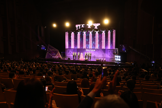 The 59th Daejong International Film Awards was held at the Gyeonggi Arts Center in Suwon, Gyeonggi, on Wednesday. [DAEJONG INTERNATIONAL FILM AWARDS]