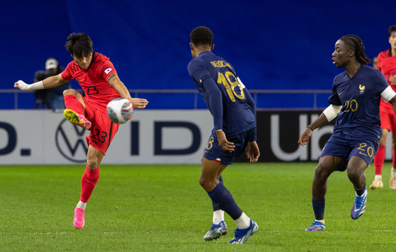 한국은 AFC U-23컵 친선경기에서 프랑스를 3-0으로 이겼다.