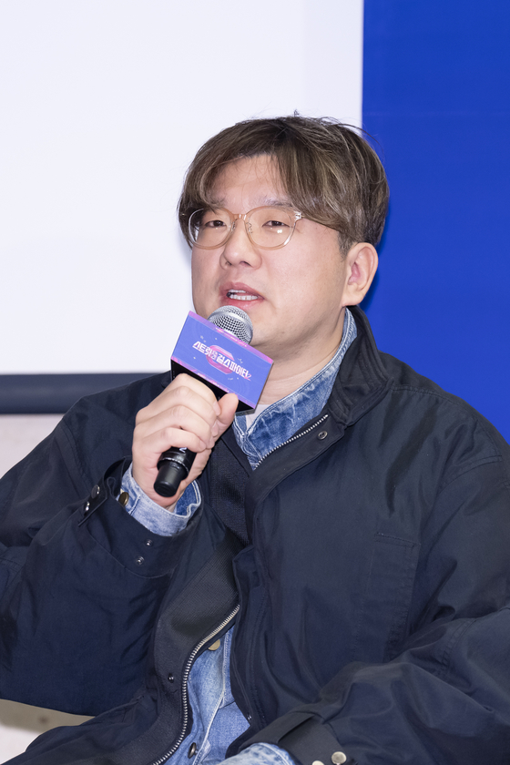 Producer Hwang Sung-ho speaks at the press conference of ″Street Dance Girls Fighter Season 2″ on Tuesday at Stanford Hotel in Mapo District, western Seoul. [CJ ENM]
