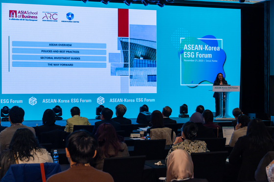 Melati Nungsari, the deputy dean of research at the Asia School of Business, speaks at the Asean-Korea ESG forum hosted by ASEAN-Korea Centre at JW Marriott Dongdaemun Square Seoul in eastern Seoul Tuesday. [ASEAN CENTRE]