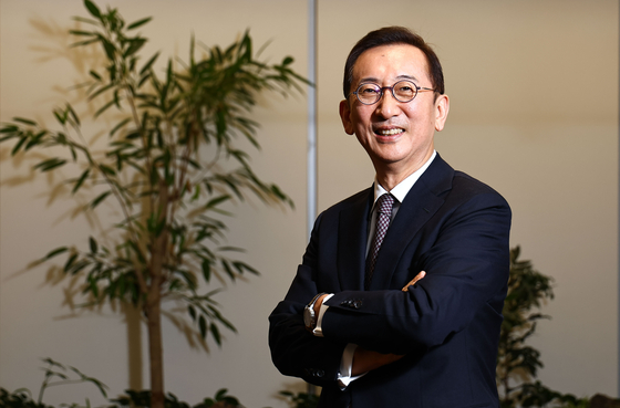 ″It is important to get ahead in the ammonia era and develop related technologies [to hydrogen energy],” said SK Gas CEO Yoon Byung-suk in an interview with the Joongang Ilbo on Friday. [KIM JONG-HO]
