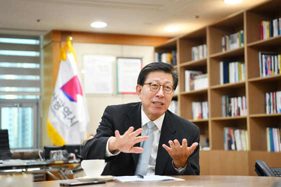 Busan Mayor Park Heong-joon speaks at his office in Busan on Oct. 25. [BUSAN METROPOLITAN CITY]