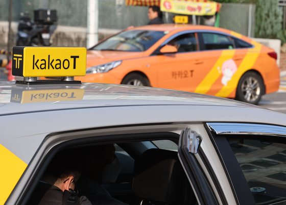 Taxis affiliated under Kakao Mobility on the streets of Seoul [YONHAP]