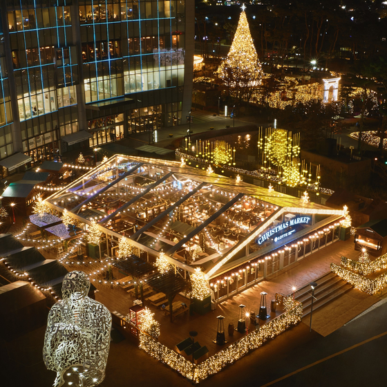 "Christmas Market" at the Lotte World Tower World Park in Songpa District, southern Seoul [LOTTE SHOPPING]
