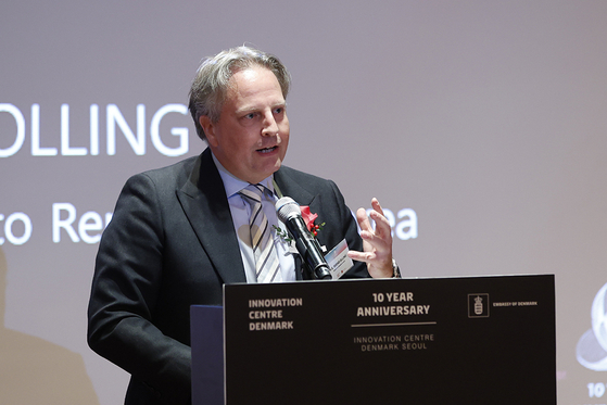 Danish Ambassador to Korea Svend Olling addresses an audience on the importance of Denmark-Korea cooperation for science and technology innovation at a forum organized to celebrate the 10th anniversary of the Innovation Centre Denmark Seoul at the Shilla Hotel in Seoul on Monday. [EMBASSY OF DENMARK IN SEOUL]