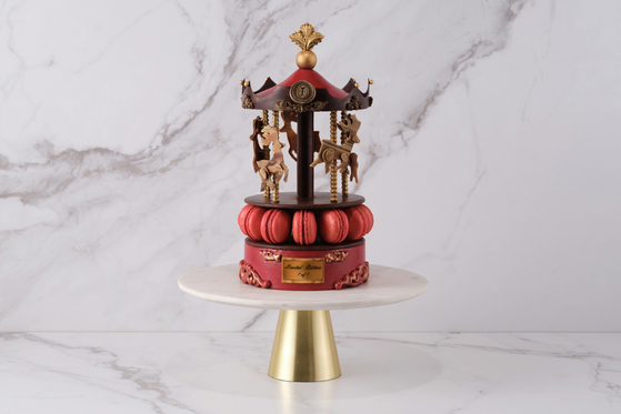 Merry-Go-Round Christmas cake (250,000 won) at Grand InterContinental Seoul Parnas in Gangnam District, central Seoul [GRAND INTERCONTINENTAL SEOUL PARNAS]