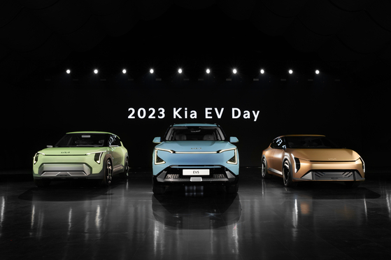 Kia's low-cost EV lineup. From left, EV3, EV5, EV4. EV3 and EV4 will be introduced in Korea in 2024. [KIA]
