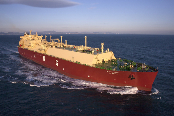 SK Spica, applying Korea's first developed LNG cargo containment system technology, is entangled in legal disputes due to issues such as cold spots. [KOGAS]