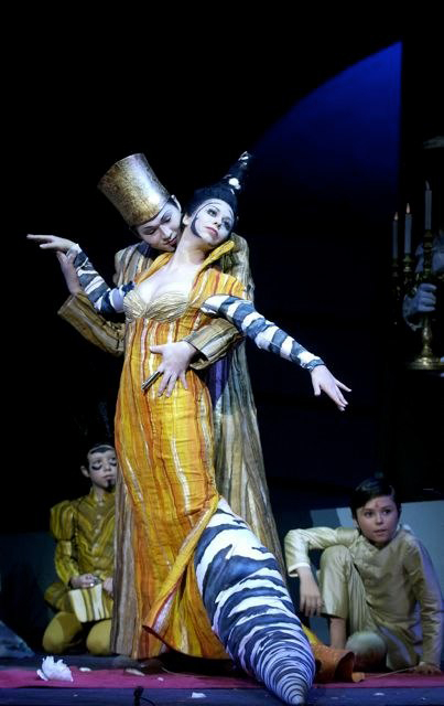 Lee plays the role of Oberon in the opera “A Midsummer Night’s Dream” by Benjamin Britten. It was performed in Vienna, Austria between 2005 and 2006. [LEE DONG-QYU]      