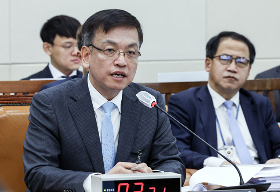 Finance Minister nominee Choi Sang-mok speaks during a parliamentary confirmation hearing held at the National Assembly in western Seoul on Tuesday. [JOONGANG PHOTO]