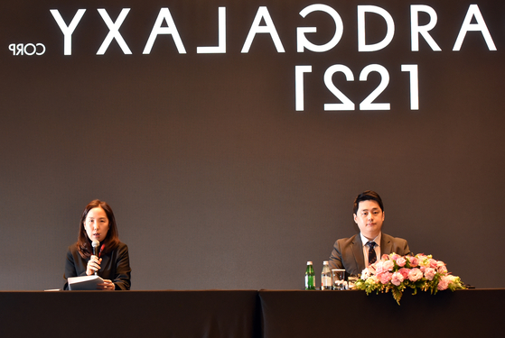 Chief ESG officers of Galaxy Corporation Oh Hee-young, left, and Cho Sung-hae attend the press conference for G-Dragon's 2024 plans at the JW Marriott Hotel in southern Seoul [GALAXY CORPORATION]