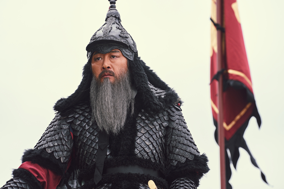 Actor Kim Yun-seok as Admiral Yi Sun-sin in ″Noryang,″ the latest installment in director Kim Han-min's trilogy about the legendary military strategist [LOTTE ENTERTAINMENT]