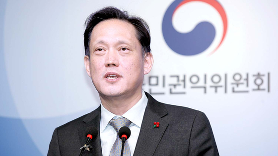 Kim Tae-kyu, the vice chairperson of the Anti-Corruption & Civil Rights Commission (ACRC), speaks during a press briefing held at Government Complex Sejong on Dec. 27. [ANTI-CORRUPTION & CIVIL RIGHTS COMMISSION]