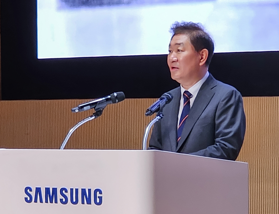 Samsung Electronics CEO and Vice Chairman Han Jong-hee speaks during the company's kick-off ceremony for the new year, held Tuesday in Suwon, Gyeonggi. [SAMSUNG ELECTRONICS]