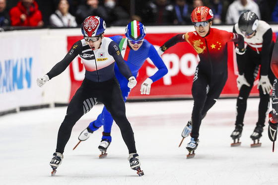 Park Ji-won, left, celebrates after winning the 1,000 meters at the 2023 ISU World Cup Short Track Speed Skating event in Dordrecht, the Netherlands on Feb. 12. [YONHAP]
