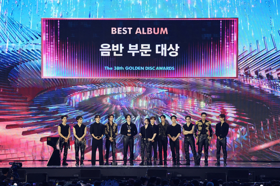 Boy band Seventeen gives a speech after winning the Grand Prize of the Album of the Year award at the 38th Golden Disc Awards on Saturday at the Jakarta International Stadium (JIS) in Indonesia. [GOLDEN DISC AWARDS ORGANIZING COMMITTEE]