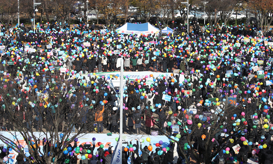Members of Shincheonji Church of Jesus gather together to celebrate in Daegu on Nov. 12. [NEWS1] 